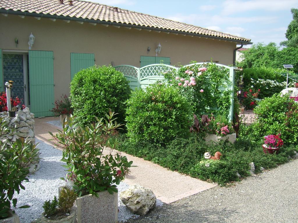 De Madame Holiday home Escazeaux